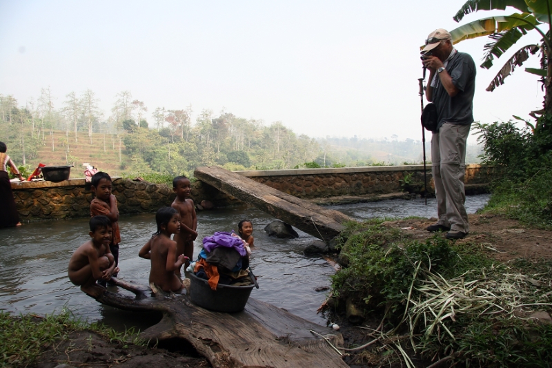 Washing day, Java Indonesia 5.jpg - Indonesia Java. Washing day